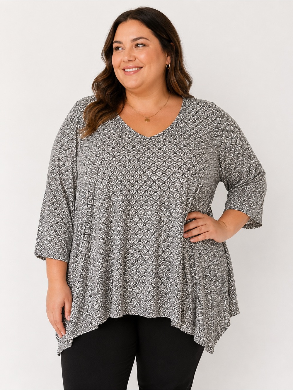Premise Woman 1X Black & White Geometric Print Tunic Top Plus Size